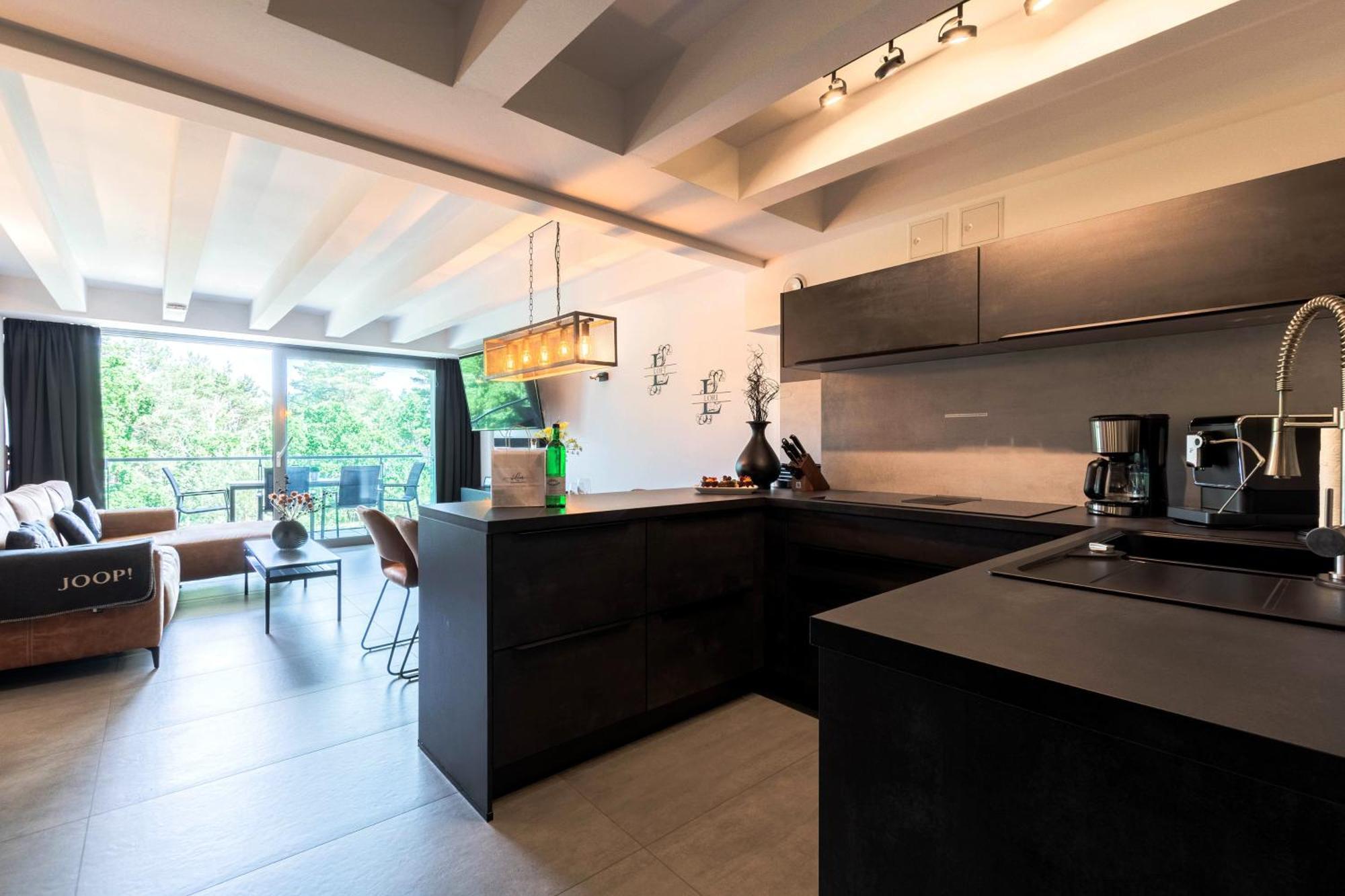 Loft Lori Apartment บินซ์ ภายนอก รูปภาพ